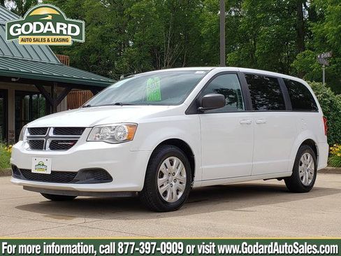 Used 2018 Dodge Grand Caravan SE w/ UConnect Hands-Free Group FWD image 1