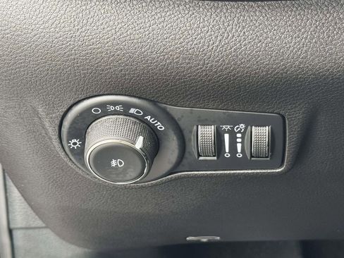 Used 2025 Jeep Compass Limited AWD/4WD image 28