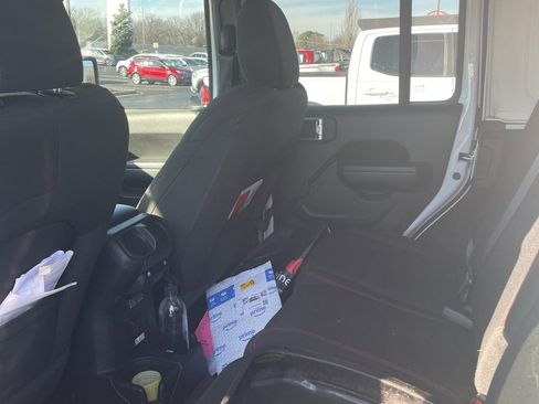 Used 2023 Jeep Wrangler Unlimited Rubicon w/ Cold Weather Group image 7