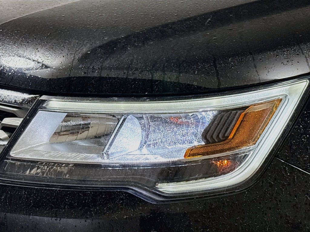 Used 2018 Ford Explorer Limited w/ Equipment Group 301A AWD/4WD image 9