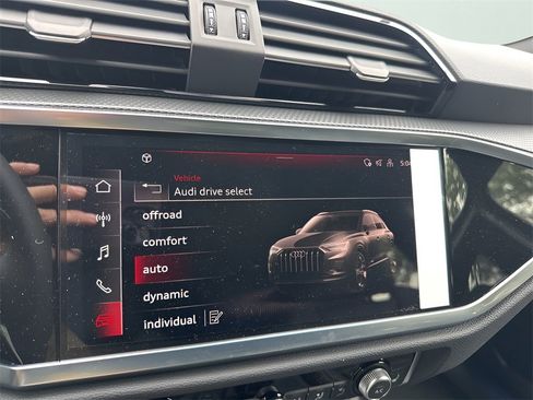 New 2025 Audi Q3 2.0T Premium image 43