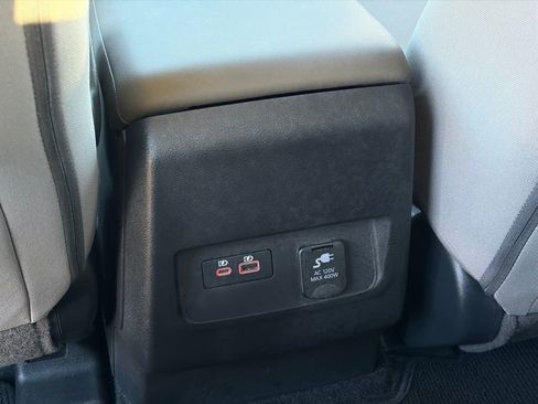 Certified 2022 Nissan Frontier SV image 22