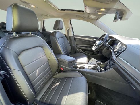 Used 2023 Volkswagen Jetta SE w/ Panoramic Sunroof Package FWD image 20