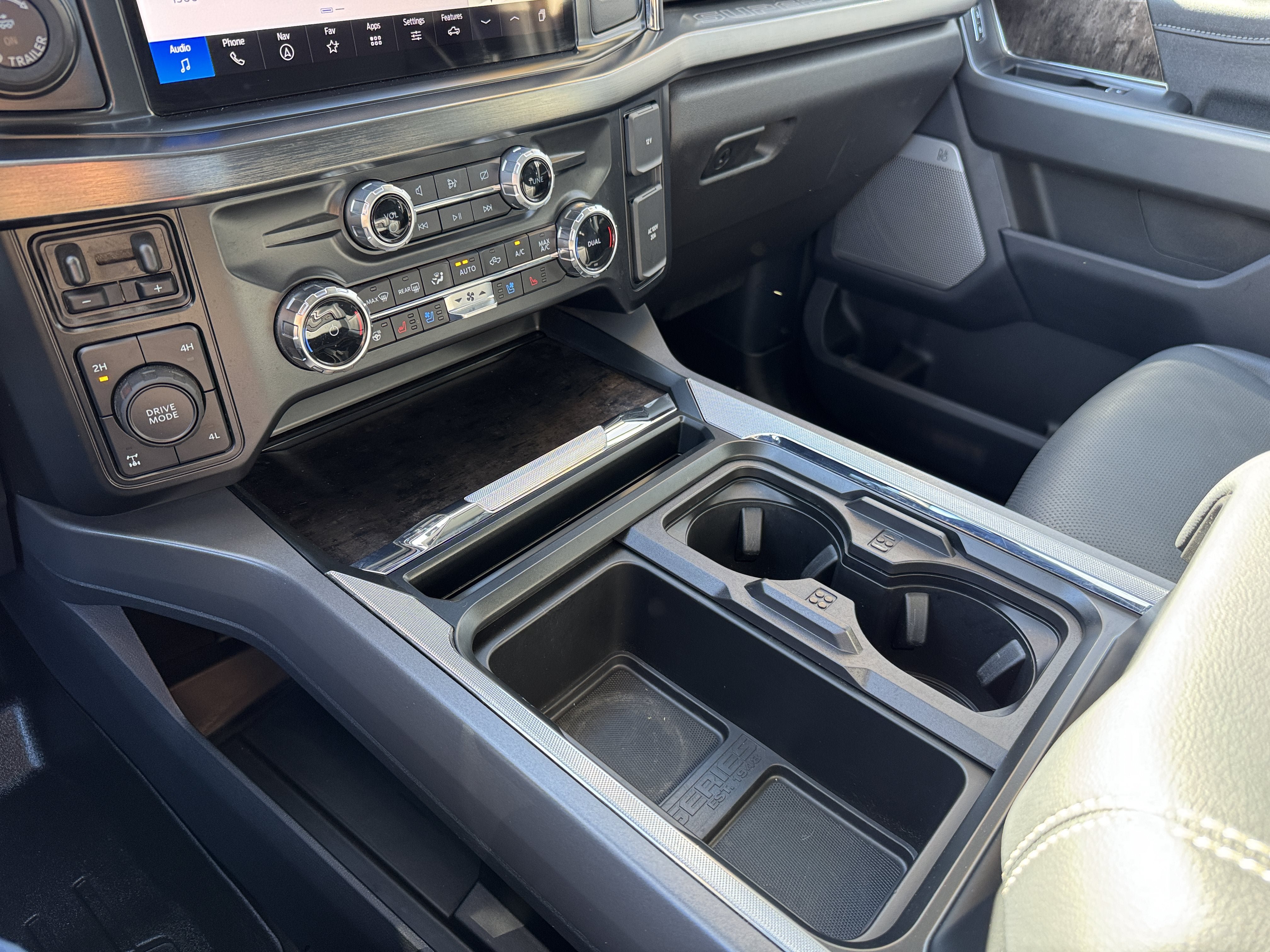 Used 2024 Ford F350 Lariat w/ Lariat Ultimate Package AWD/4WD image 20
