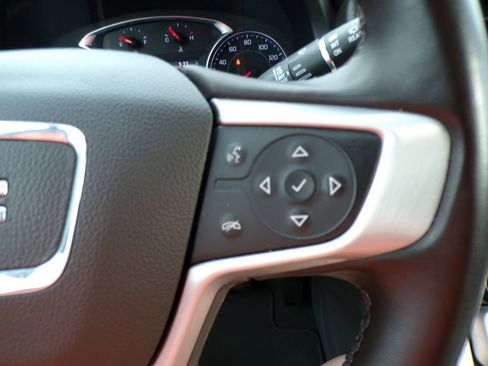 Used 2023 GMC Acadia SLT image 19