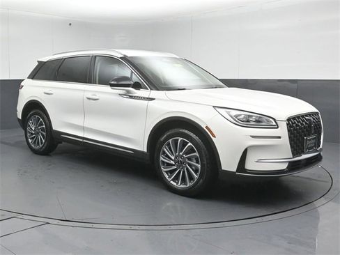 Used 2023 Lincoln Corsair Reserve image 5