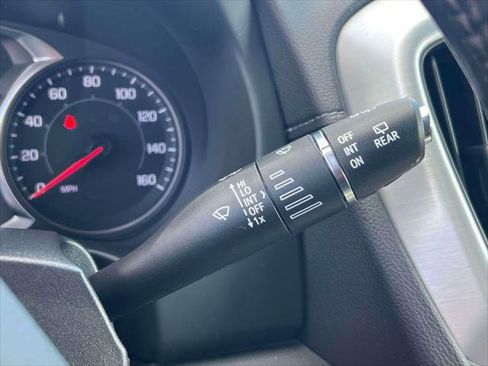 Used 2022 GMC Terrain SLT w/ Tech Package image 22