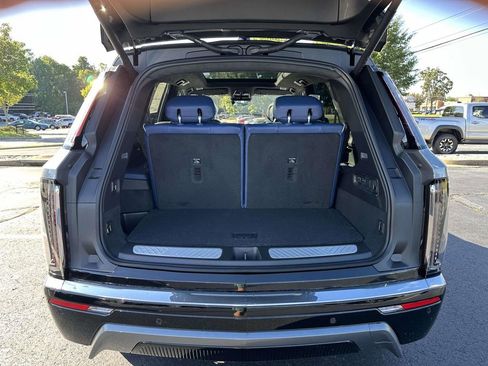 New 2026 Cadillac Vistiq Premium Luxury AWD/4WD image 12