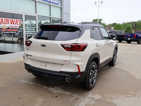 New 2026 Chevrolet TrailBlazer RS w/ Convenience Package AWD/4WD image 3