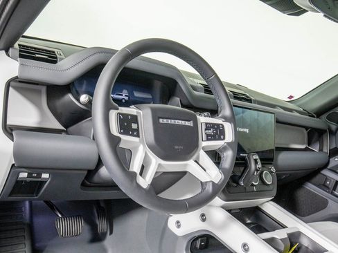 Used 2026 Land Rover Defender 130 S image 18