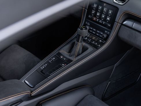 Certified 2025 Porsche 718 Boxster Spyder RS RWD image 40
