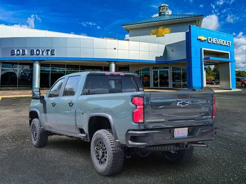New 2026 Chevrolet Silverado 2500 ZR2 image 3