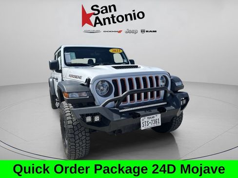 Used 2023 Jeep Gladiator Mojave AWD/4WD image 3