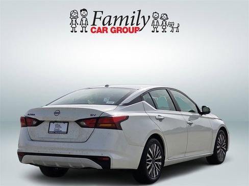 Used 2023 Nissan Altima 2.5 SV image 4