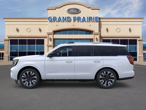 New 2025 Ford Expedition Platinum w/ Driver's Package image 3