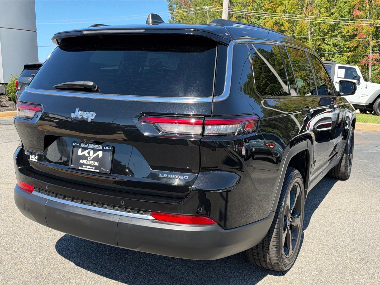 Used 2022 Jeep Grand Cherokee L Limited RWD image 3