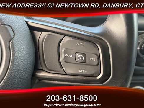 Used 2018 Jeep Wrangler Unlimited Sport S AWD/4WD image 20