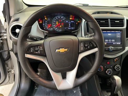 Used 2020 Chevrolet Sonic LT image 17