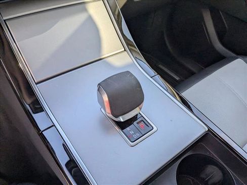 Used 2025 Land Rover Range Rover Velar S image 11