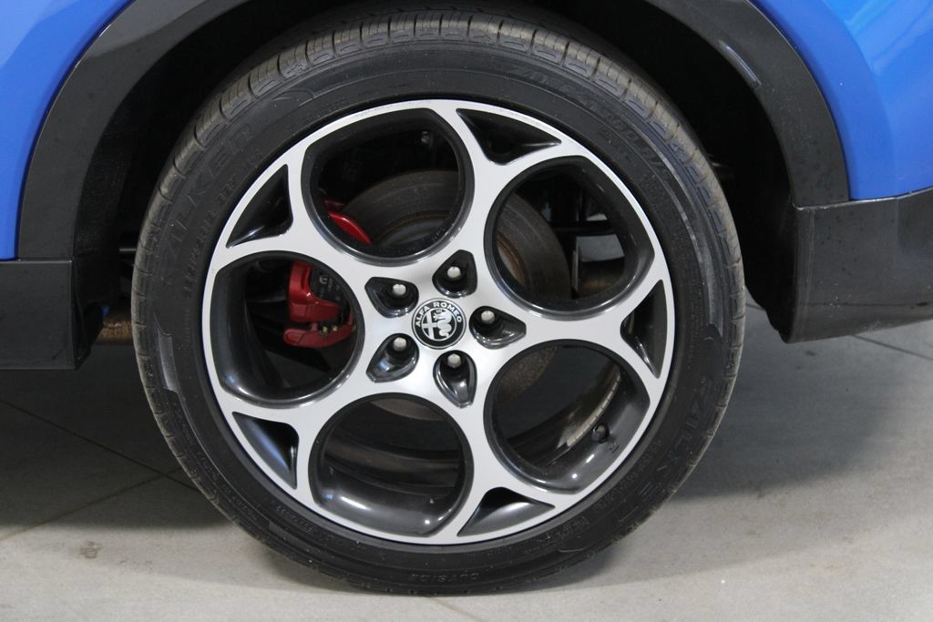Used 2024 Alfa Romeo Tonale Veloce AWD/4WD image 17