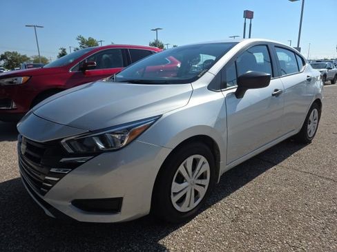 Used 2024 Nissan Versa S w/ Trunk Package FWD image 3