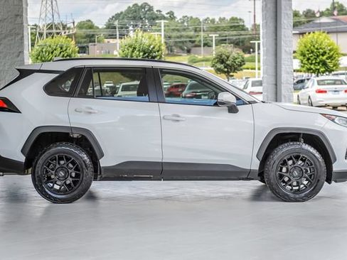 Used 2021 Toyota RAV4 XLE w/ Convenience Package FWD image 50