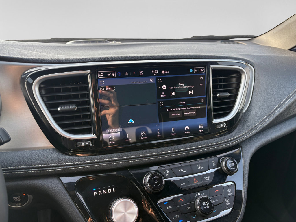 Used 2024 Chrysler Pacifica Premium FWD image 24