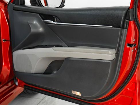 Used 2019 Toyota Camry SE image 41