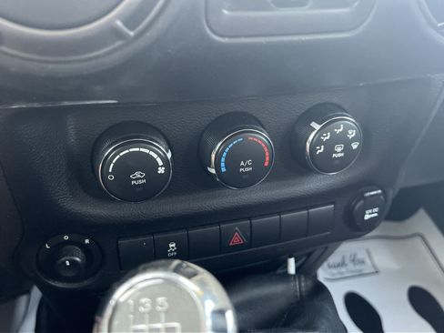 Used 2014 Jeep Wrangler Unlimited Sport w/ Quick Order Package 23S AWD/4WD image 22