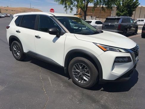 Used 2021 Nissan Rogue S AWD/4WD image 5