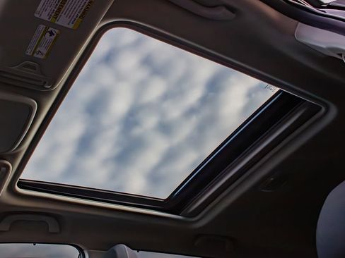 Used 2020 Subaru Forester Premium image 12