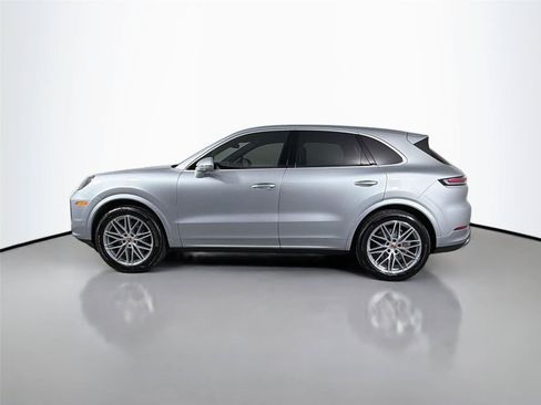 Certified 2026 Porsche Cayenne AWD/4WD image 2