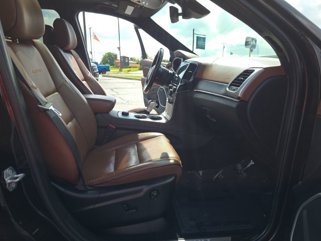 Used 2021 Jeep Grand Cherokee Summit w/ Platinum Series Group AWD/4WD image 38