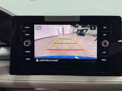 Certified 2025 Volkswagen Taos SEL AWD/4WD image 26