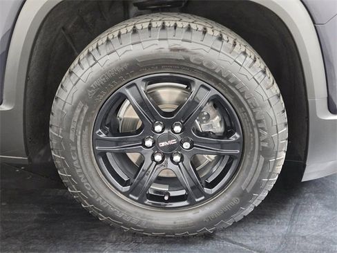 Used 2021 GMC Acadia AT4 w/ Technology Package image 9