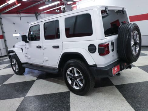 Used 2020 Jeep Wrangler Unlimited Sahara image 6