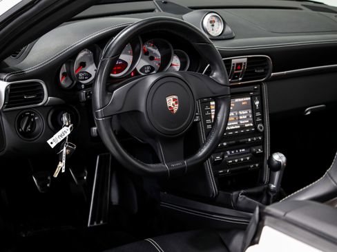 Used 2011 Porsche 911 Turbo image 9