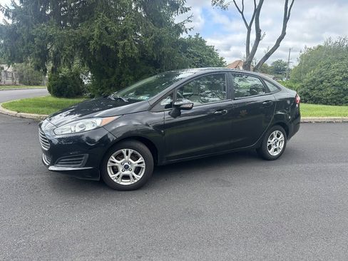 Used 2014 Ford Fiesta SE FWD image 4