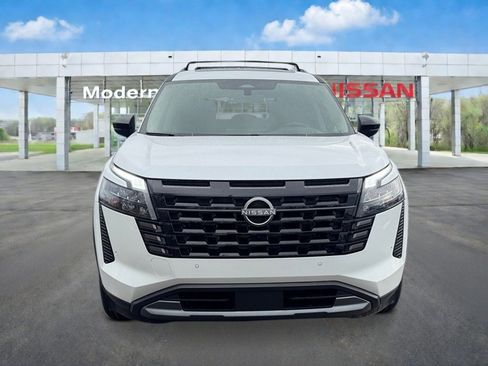 New 2026 Nissan Pathfinder Platinum AWD/4WD image 8