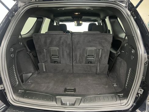 Used 2024 Dodge Durango SXT w/ SXT Blacktop Group image 8