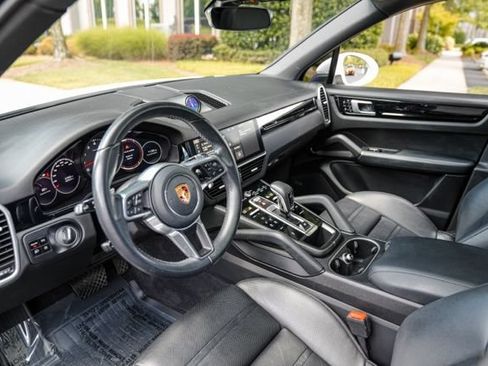 Used 2021 Porsche Cayenne AWD/4WD image 22