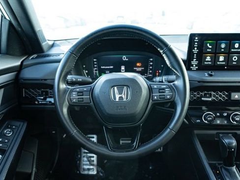 Used 2023 Honda Accord Sport image 9