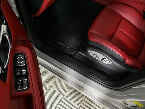 New 2026 Porsche Macan AWD/4WD image 8