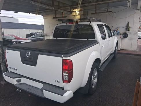 Used 2005 Nissan Frontier LE w/ (X01) Leather Pkg image 2