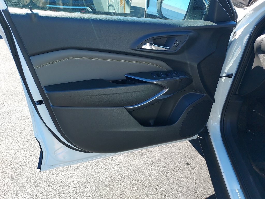 New 2026 Chevrolet Trax ACTIV w/ Sunroof Package FWD image 12
