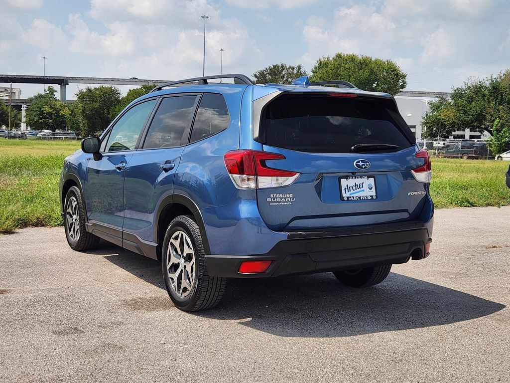 Used 2020 Subaru Forester Premium AWD/4WD image 4