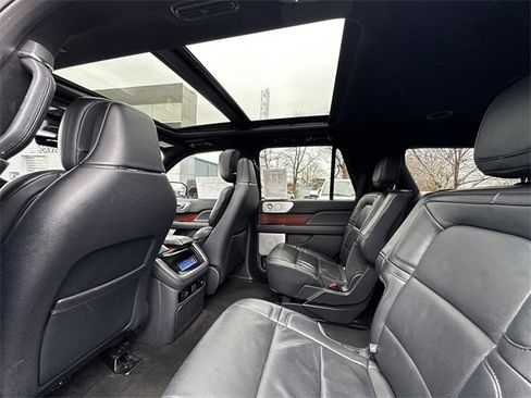 Certified 2022 Lincoln Navigator Reserve image 18
