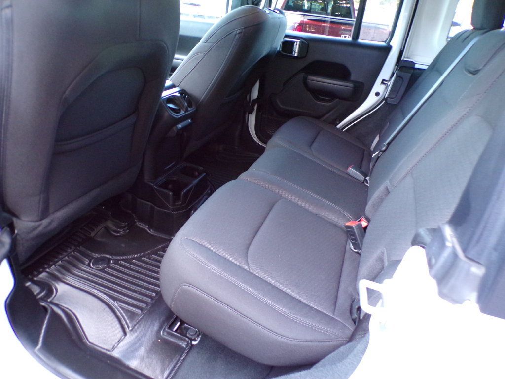 Used 2023 Jeep Wrangler Unlimited Sport AWD/4WD image 16