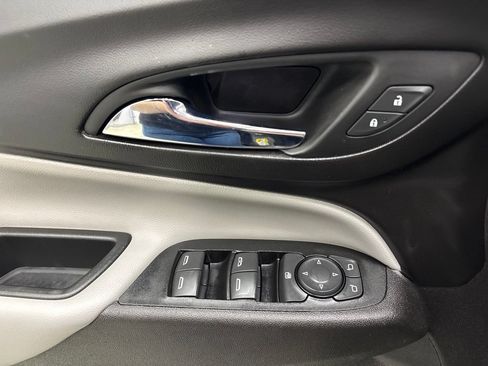 Used 2018 Chevrolet Equinox LT AWD/4WD image 15