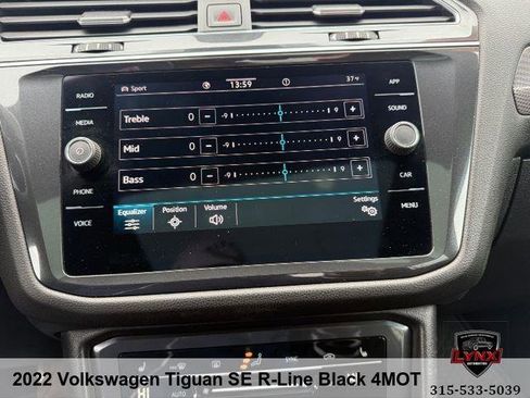 Used 2022 Volkswagen Tiguan SE R-Line image 16